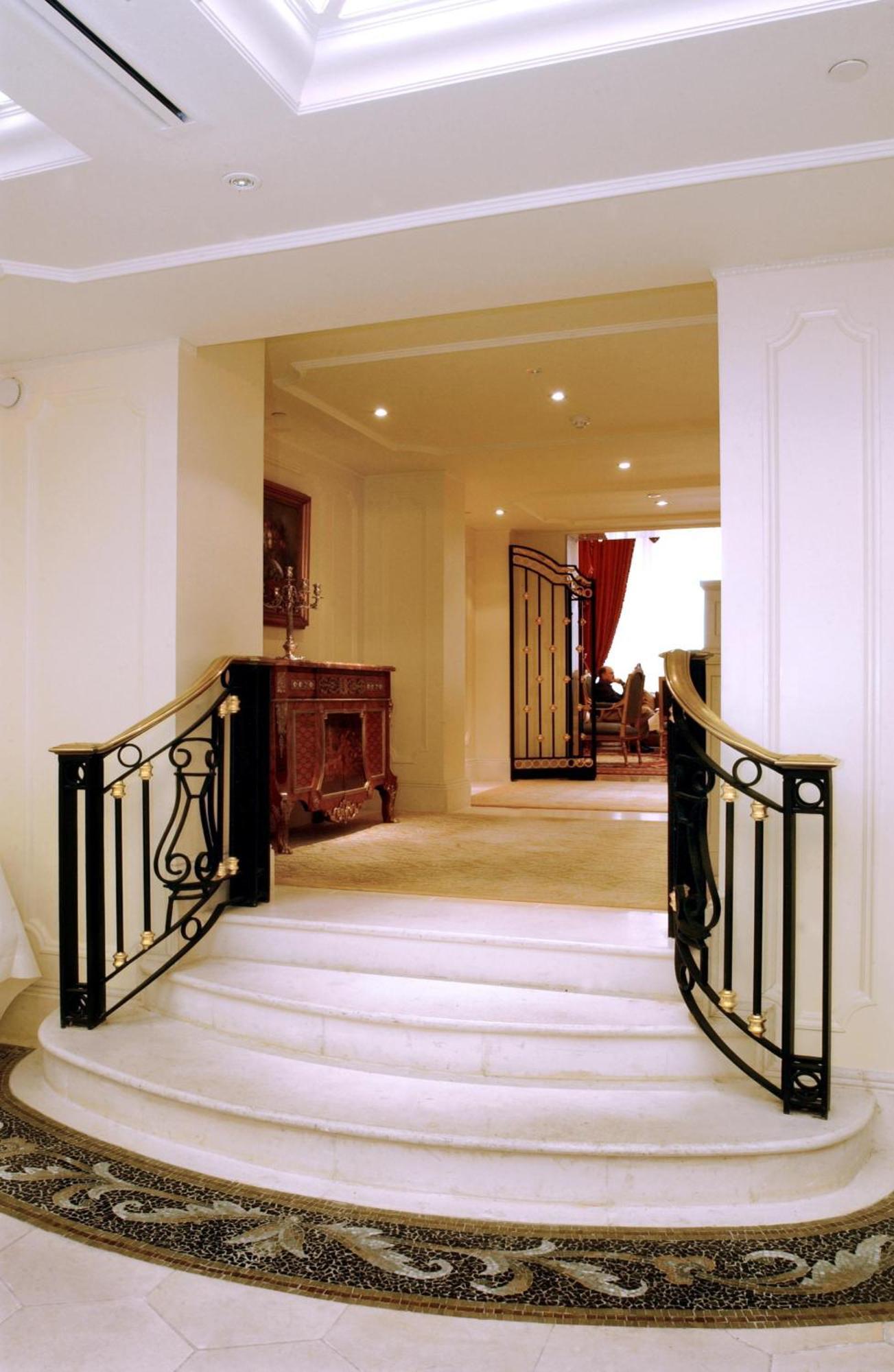 Bentley London Hotel Exterior photo