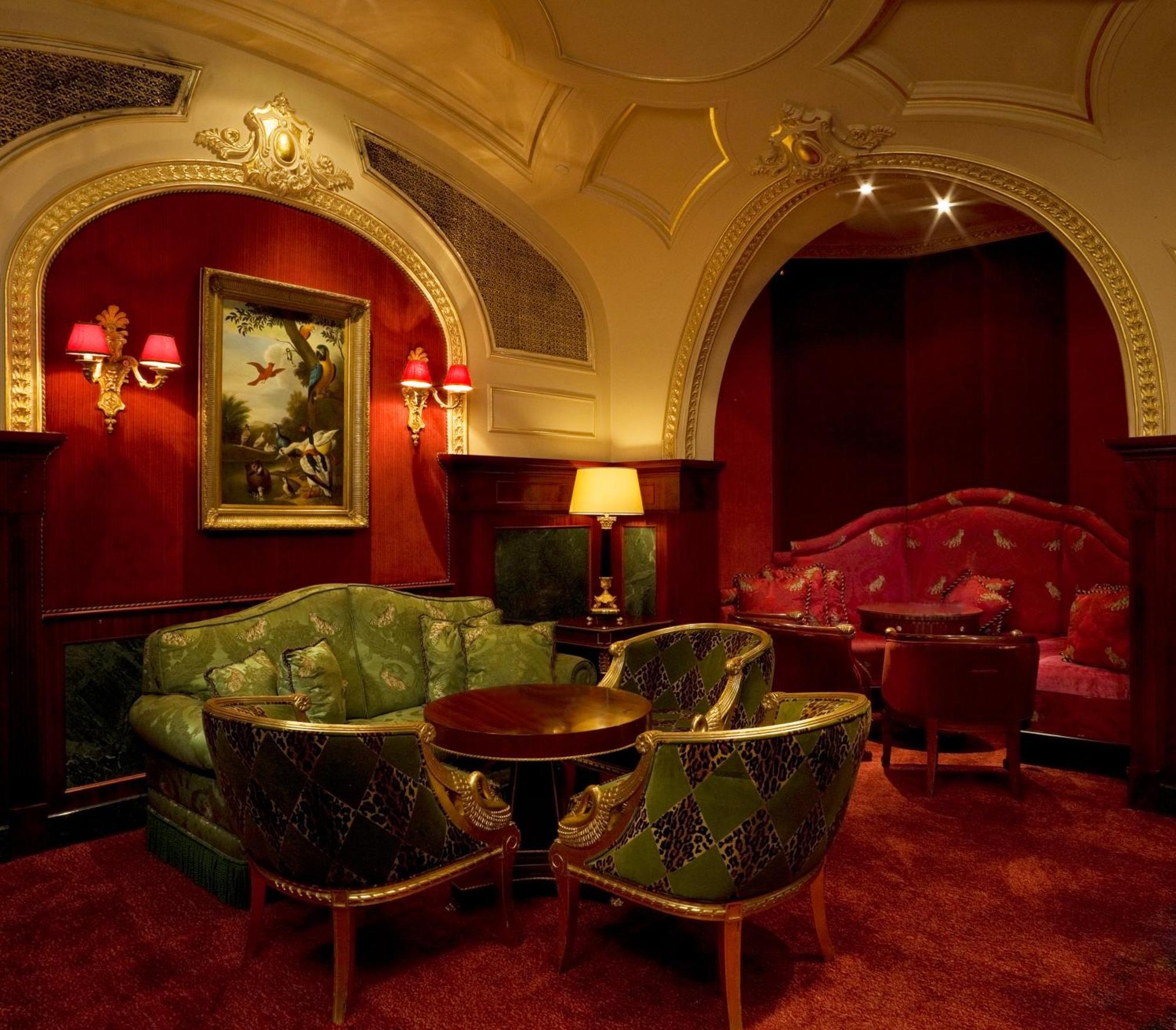 Bentley London Hotel Exterior photo