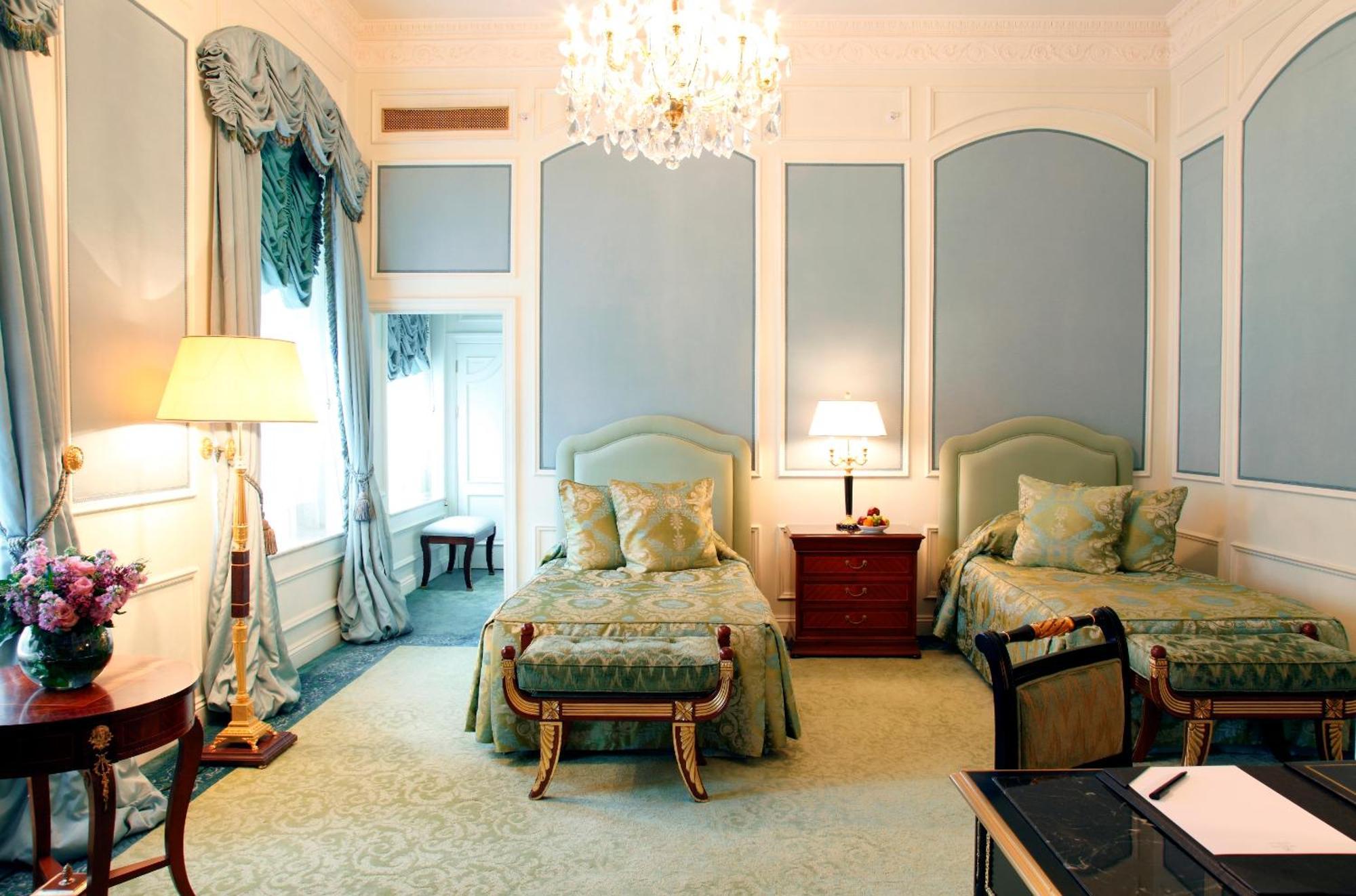 Bentley London Hotel Room photo